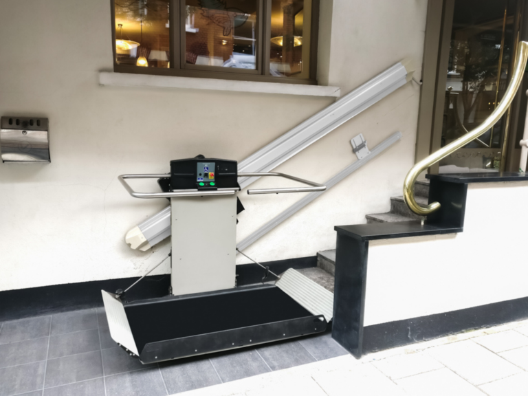 Outdoor Platform Lifts