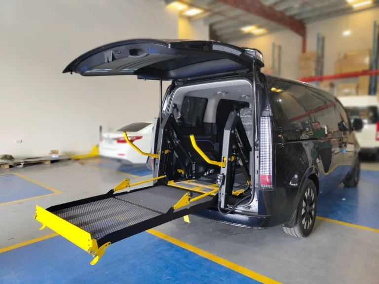 BraunAbility wheelchair lift | Twin arm lift