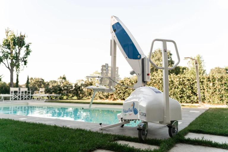 Pelican Mobile Pool Lift